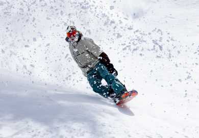 SNOWBOARD