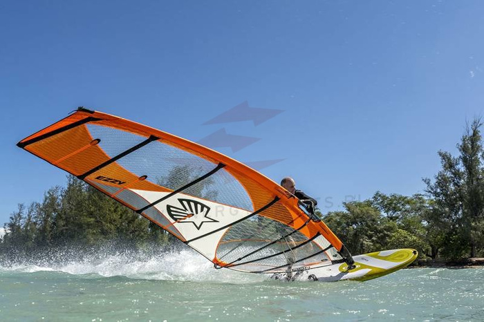 Żagiel Windsurfingowy Ezzy Lion 2024